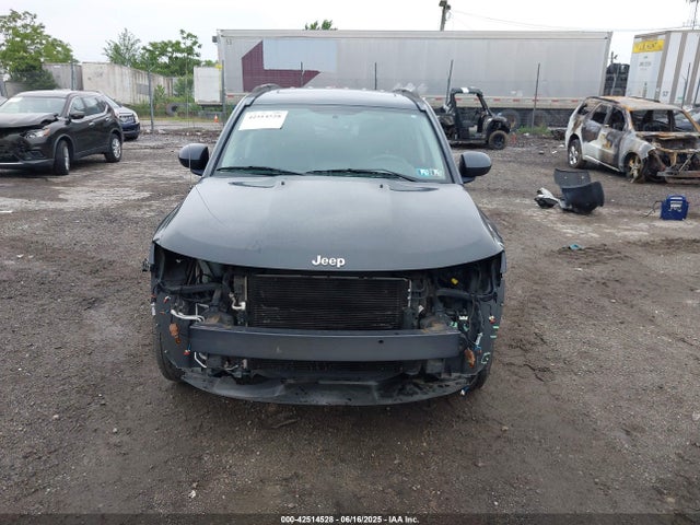 1C4NJDEB1ED788131 Jeep 2014
