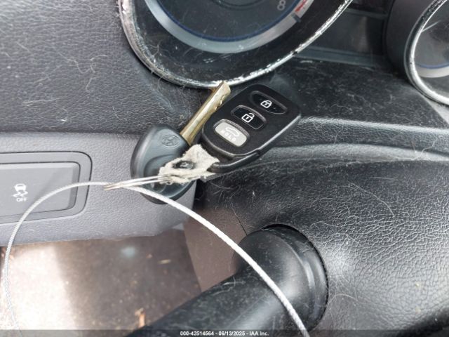 5NPEB4AC2EH927415 Hyundai SONATA GLS