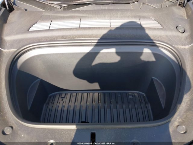 2024 TESLA MODEL Y 7SAYGDED8RF158878 Photo 9