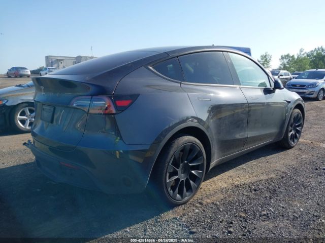 2024 TESLA MODEL Y 7SAYGDED8RF158878 Photo 3