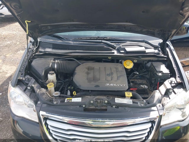 2C4RC1BG1GR289713 Chrysler Town and Country
