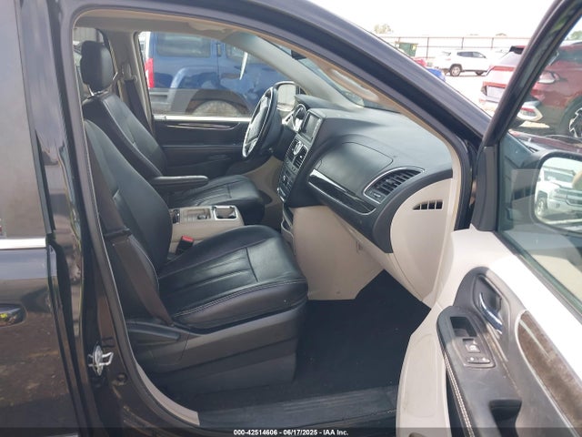 2C4RC1BG1GR289713 Chrysler Town and Country