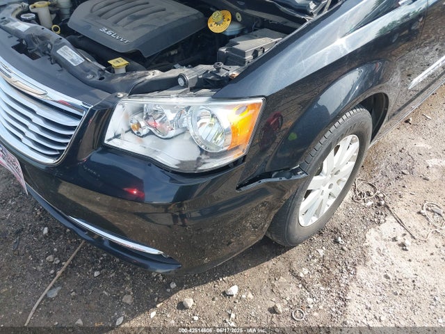 2C4RC1BG1GR289713 Chrysler Town and Country