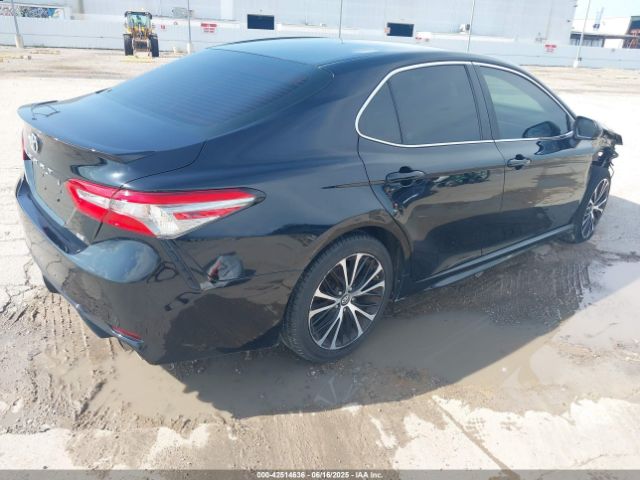 2018 TOYOTA CAMRY 4T1B11HK2JU582237 Photo 3