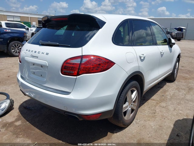2014 PORSCHE CAYENNE WP1AA2A28ELA03925 Photo 3