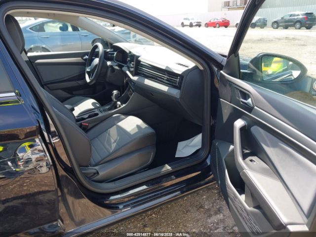 3VWEX7BU5SM021871 Volkswagen Jetta 1.5t Se