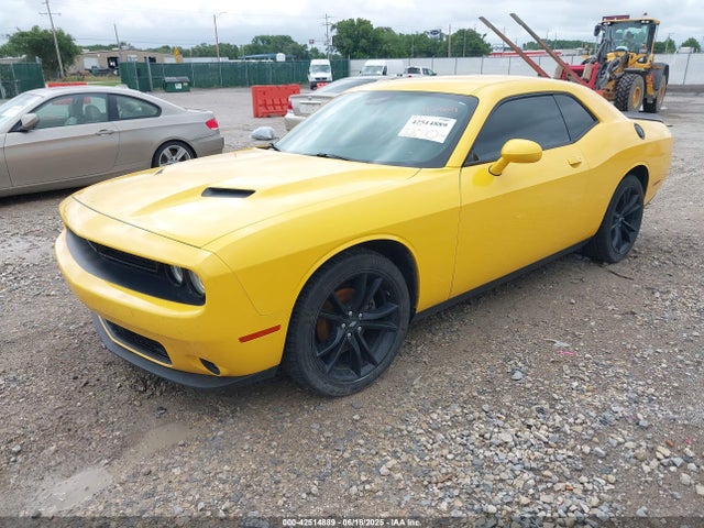 Dodge Challenger 2018 2C3CDZAG4JH204562 Image 2