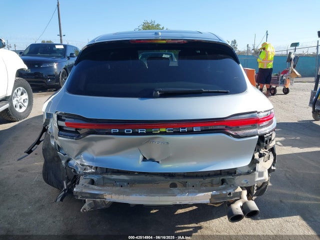 Porsche Macan 2023 WP1AA2A54PLB05252 Image 17