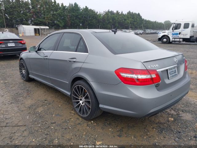 2011 MERCEDES-BENZ E 550 WDDHF9AB9BA407503 Photo 2