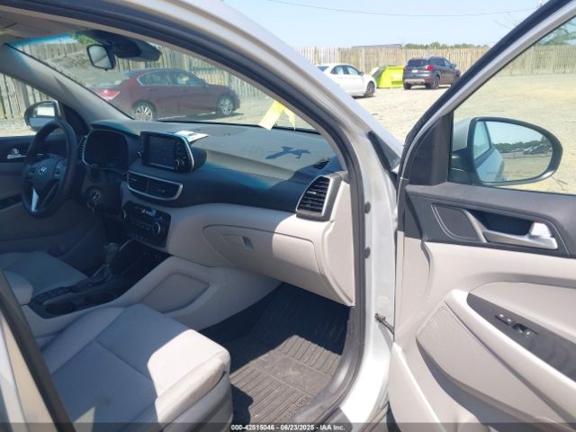 2019 HYUNDAI TUCSON KM8J2CA49KU894685 Photo 4