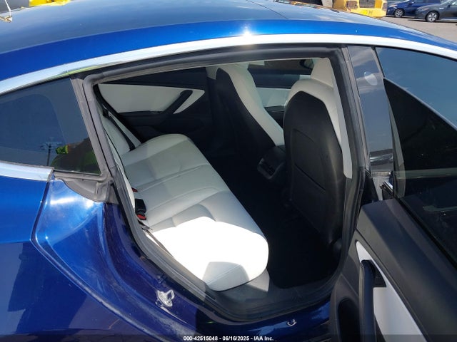 2018 TESLA MODEL 3 5YJ3E1EBXJF097855 Photo 7