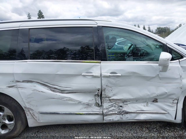 2C4RC1L7XJR275301 Chrysler 2018