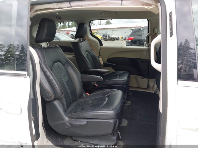2C4RC1L7XJR275301 Chrysler 2018