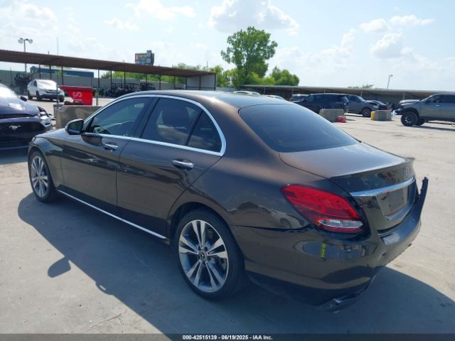 2017 MERCEDES-BENZ C 300 WDDWF4JB7HR308019 Photo 2