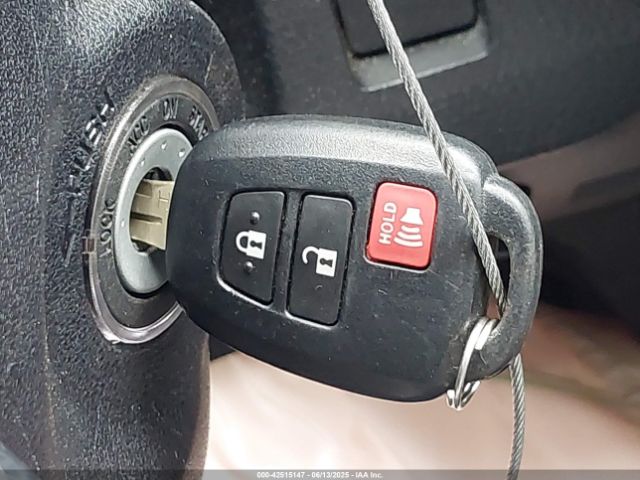 JTMRFREV0FD125158 Toyota Rav4 Xle