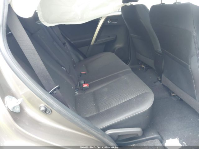 JTMRFREV0FD125158 Toyota Rav4 Xle