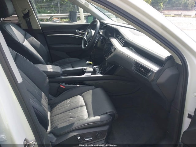 2024 AUDI Q8 E-TRON WA16AAGE9RB036425 Photo 4