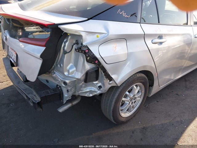 JTDKAMFP8N3211485 Toyota Prius Prime Le