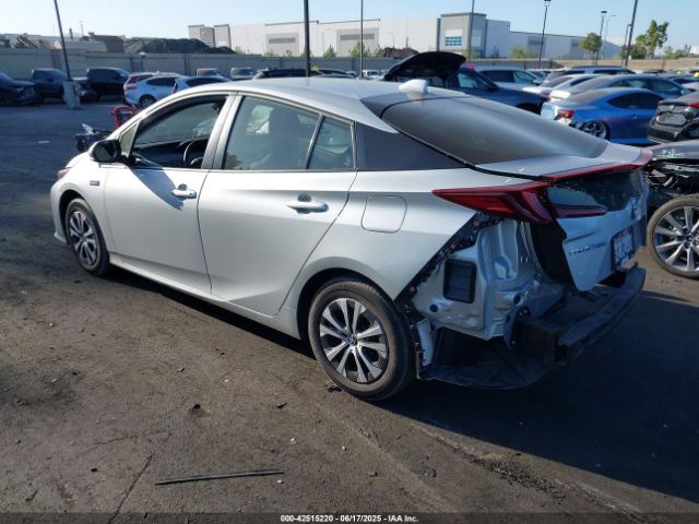2022 TOYOTA PRIUS PRIME JTDKAMFP8N3211485 Photo 2