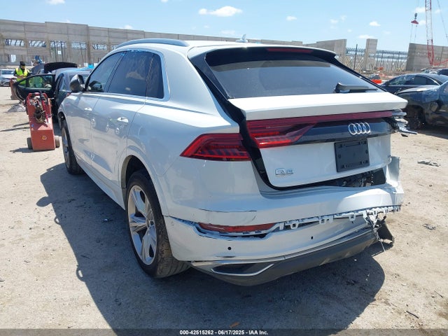 2023 AUDI Q8 WA1AVBF15PD026057 Photo 2