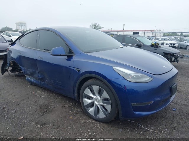 2024 TESLA MODEL Y 7SAYGDEE2RA287463 Photo 0