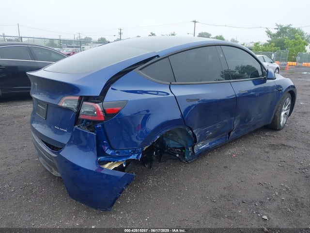2024 TESLA MODEL Y 7SAYGDEE2RA287463 Photo 3
