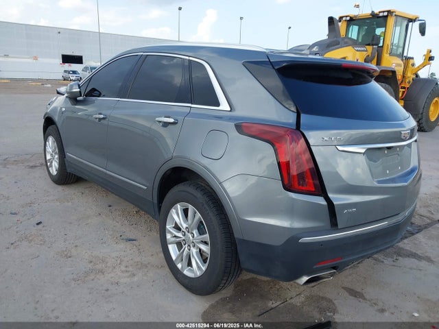 2021 CADILLAC XT5 1GYKNBR43MZ117983 Photo 2