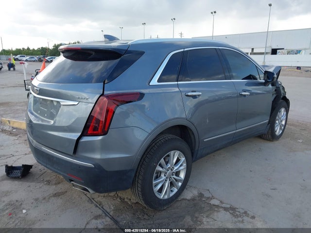 2021 CADILLAC XT5 1GYKNBR43MZ117983 Photo 3