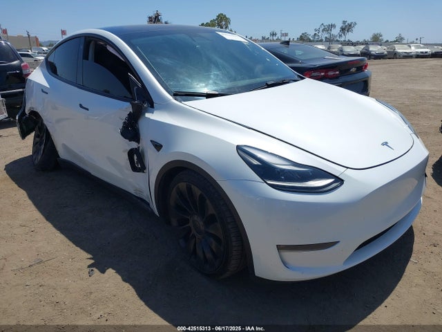 2023 TESLA MODEL Y 7SAYGDEF7PF739528 Photo 0