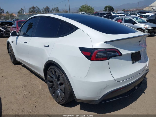 2023 TESLA MODEL Y 7SAYGDEF7PF739528 Photo 2