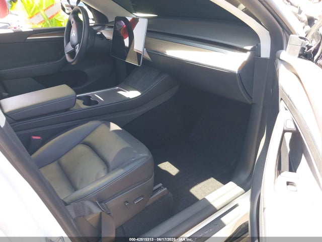 2023 TESLA MODEL Y 7SAYGDEF7PF739528 Photo 4