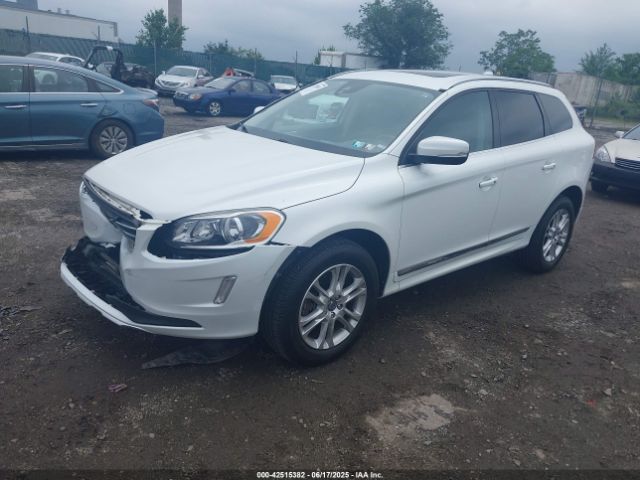 2015 VOLVO XC60 YV4612RK3F2734343 Photo 1