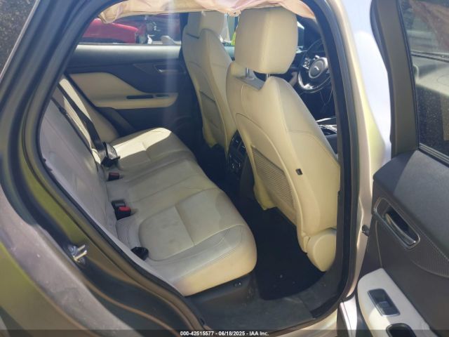 2017 JAGUAR F-PACE SADCP2BV3HA048079 Photo 7