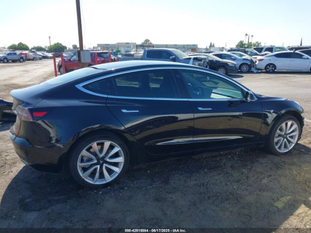 5YJ3E1EA9JF071237 Tesla 2018