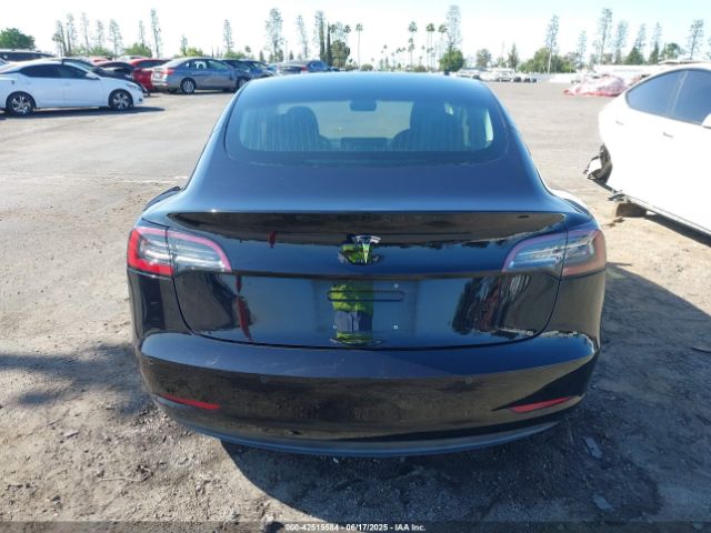 5YJ3E1EA9JF071237 Tesla 2018