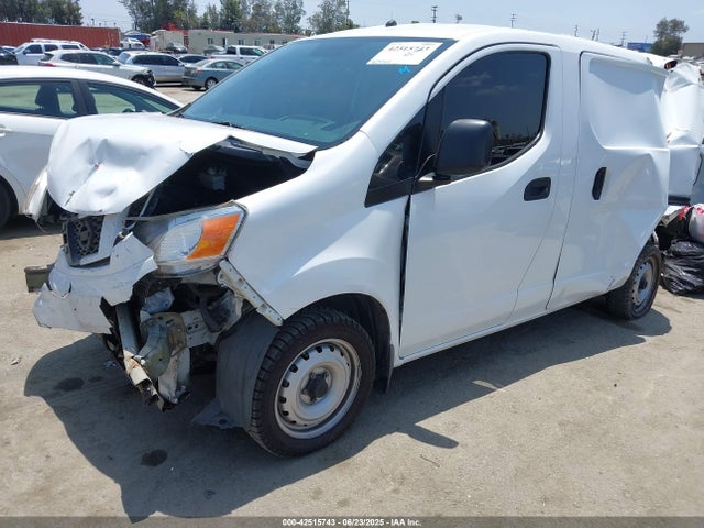 Nissan 2015 2015 3N6CM0KN2FK714303 Image 2