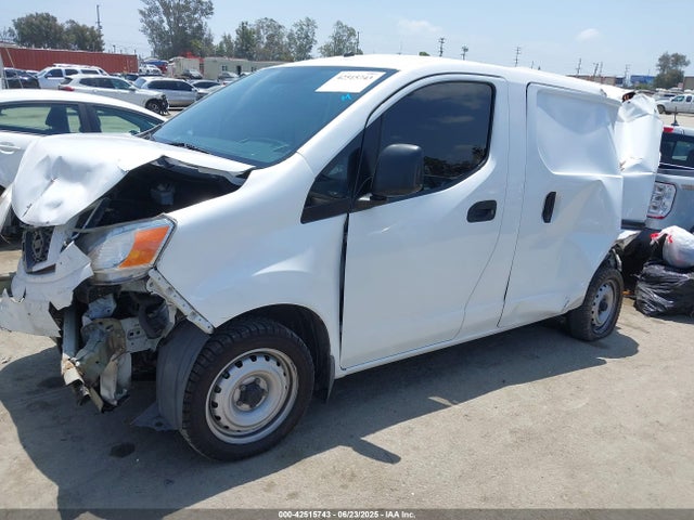 Nissan 2015 2015 3N6CM0KN2FK714303 Image 3