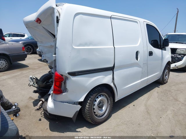 Nissan 2015 2015 3N6CM0KN2FK714303 Image 4