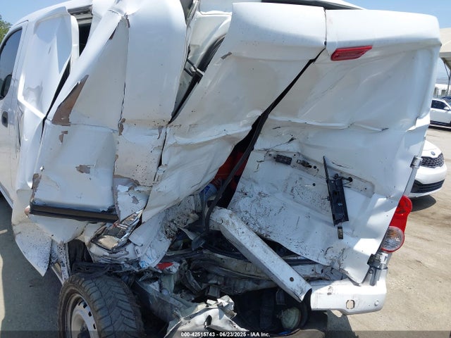 Nissan 2015 2015 3N6CM0KN2FK714303 Image 6