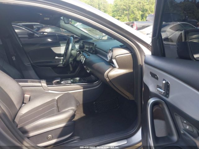 2019 MERCEDES-BENZ A 220 WDD3G4EB2KW012781 Photo 4