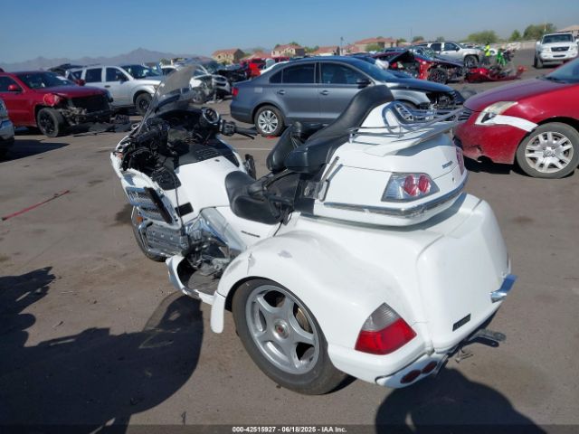 2006 HONDA GL1800 1HFSC47F26A506181 Photo 2