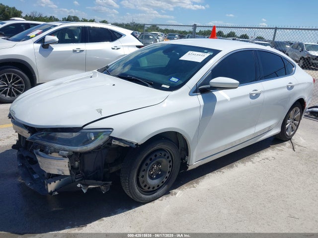 Chrysler 200 2016 1C3CCCABXGN166243 Image 2