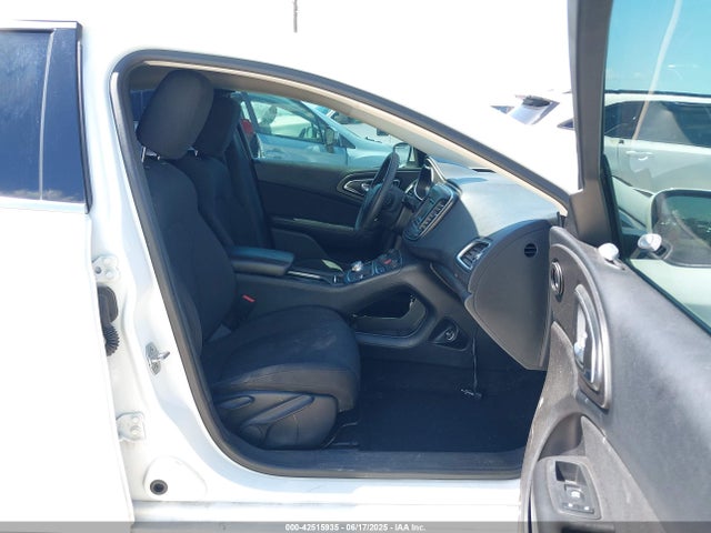 Chrysler 200 2016 1C3CCCABXGN166243 Image 5