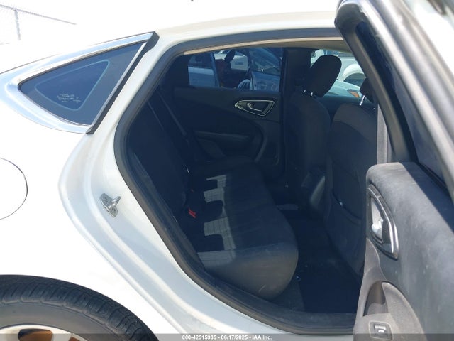 Chrysler 200 2016 1C3CCCABXGN166243 Image 8