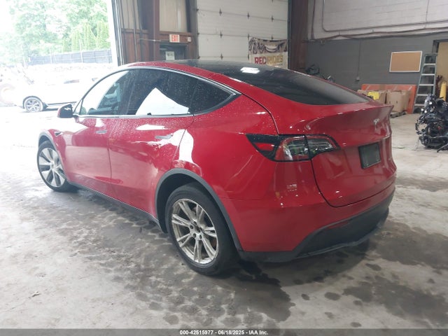 2023 TESLA MODEL Y 7SAYGAEE5PF780312 Photo 2
