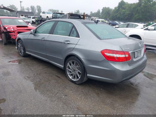 2011 MERCEDES-BENZ E 550 WDDHF9ABXBA316045 Photo 2