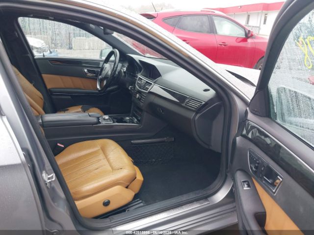 2011 MERCEDES-BENZ E 550 WDDHF9ABXBA316045 Photo 4