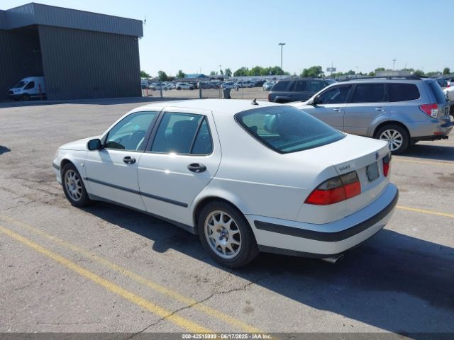 2001 SAAB 9-5 YS3ED48E813003139 Photo 2