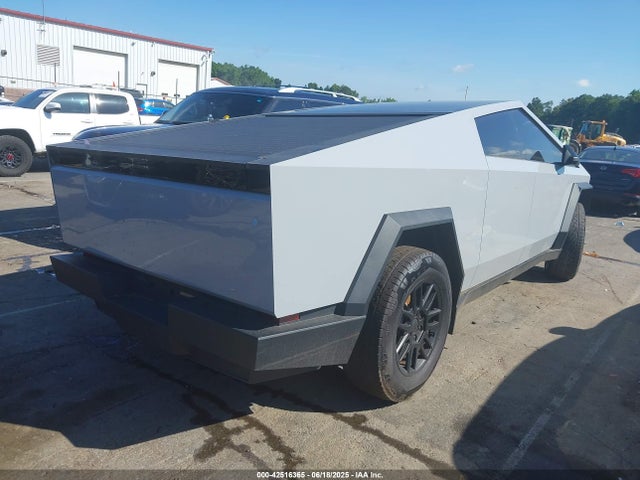 2024 TESLA CYBERTRUCK 7G2CEHED5RA042598 Photo 3