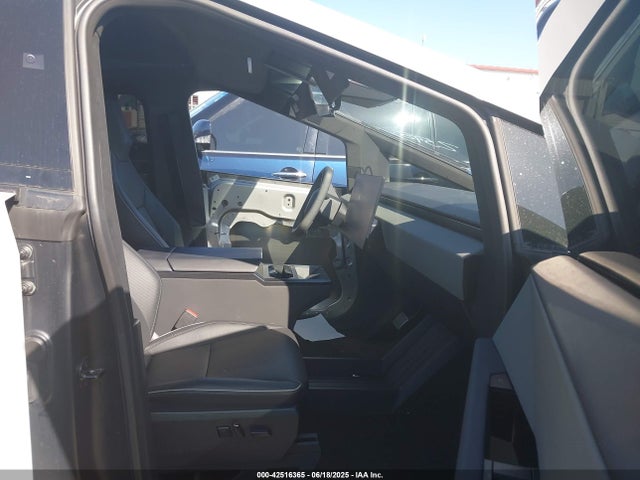 2024 TESLA CYBERTRUCK 7G2CEHED5RA042598 Photo 4